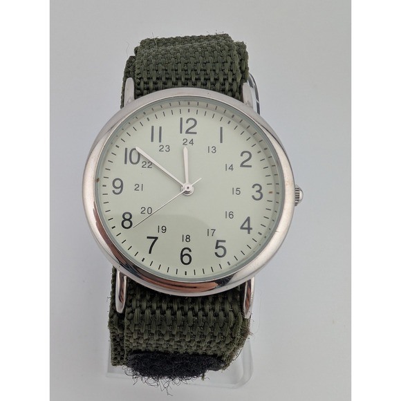 The Unbranded Brand Other - Men's Watch 38mm Silver Case Military Olive Green Nylon Strap- New Battery